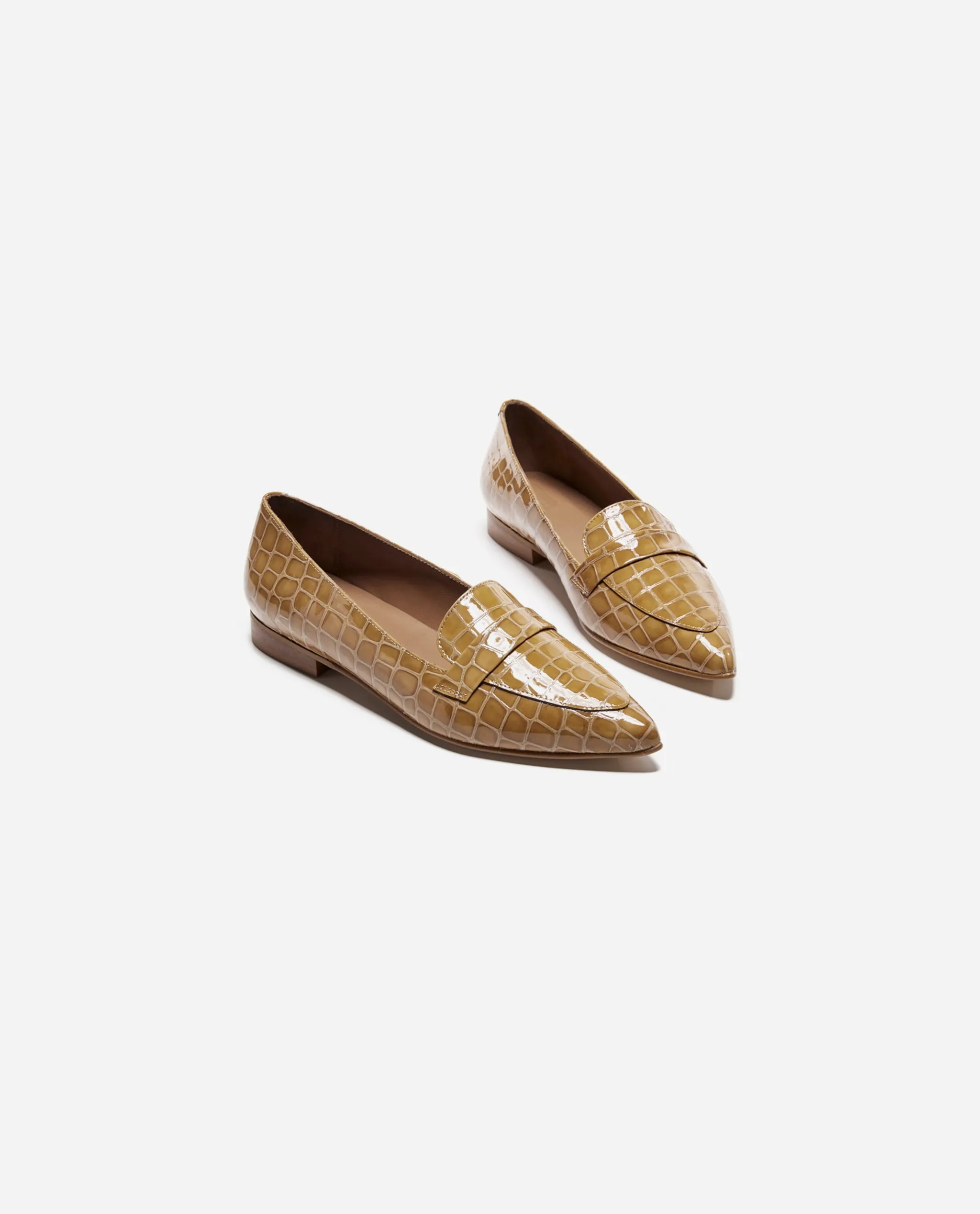 Alexandra Croco Shiny Beige Flats