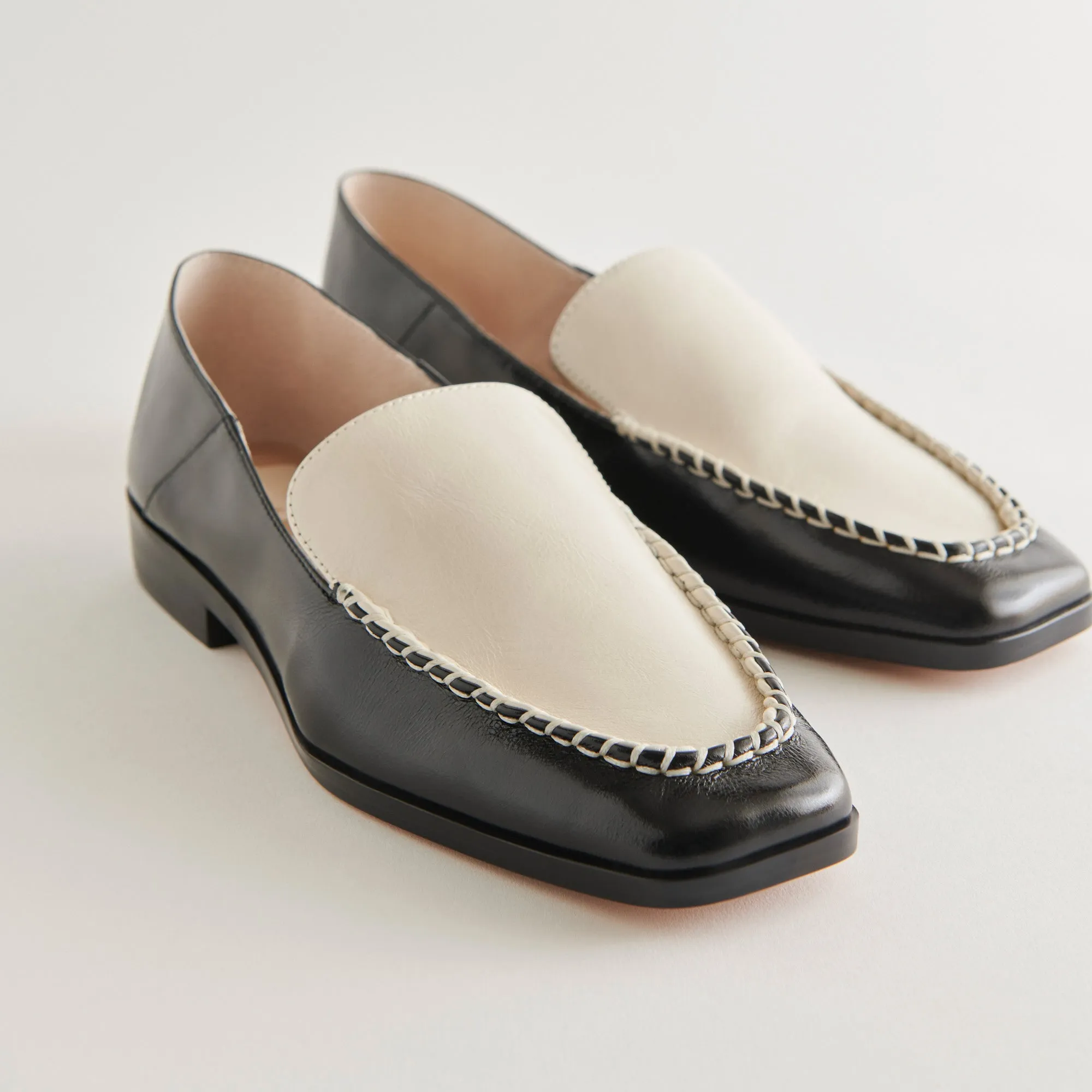 BENY WIDE FLATS WHITE BLACK CRINKLE PATENT