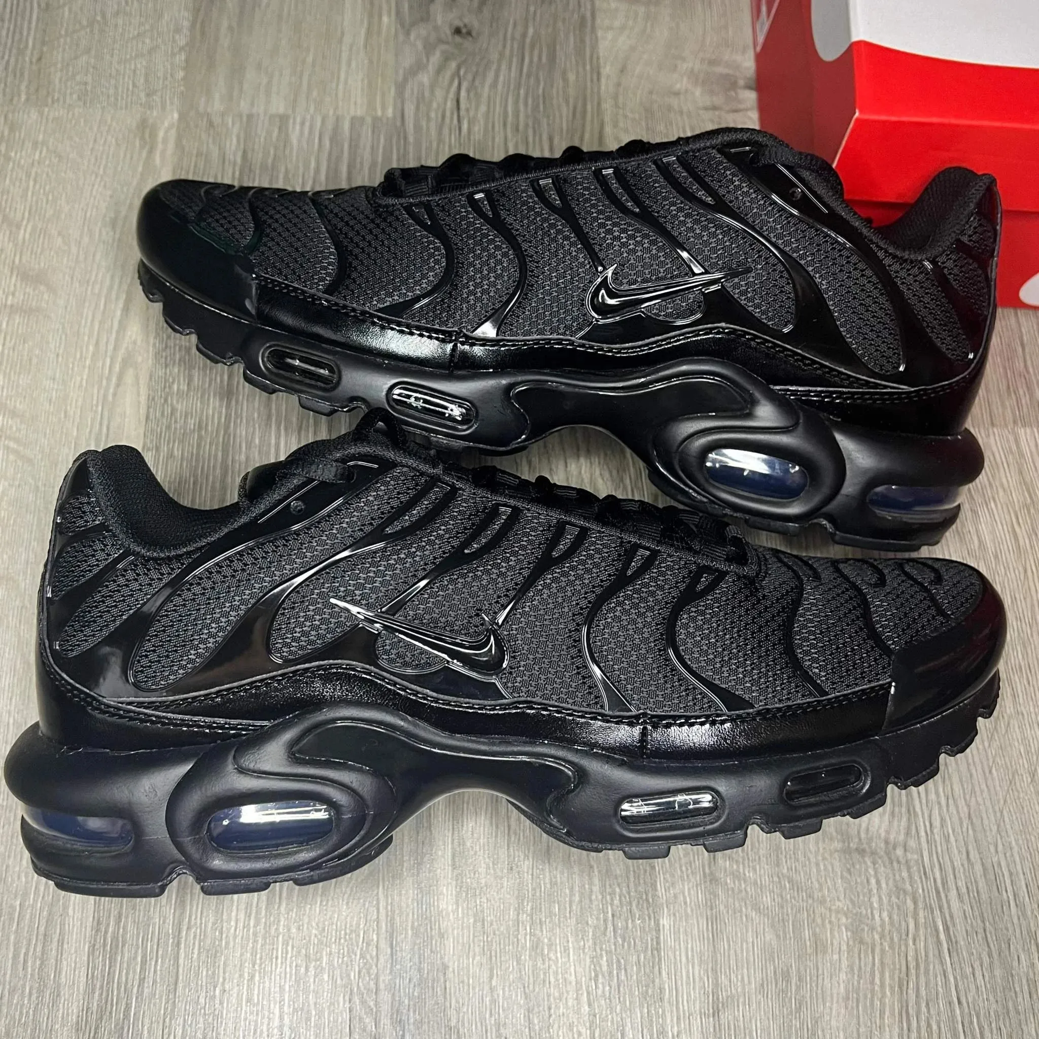 NIKE TN Triple Black