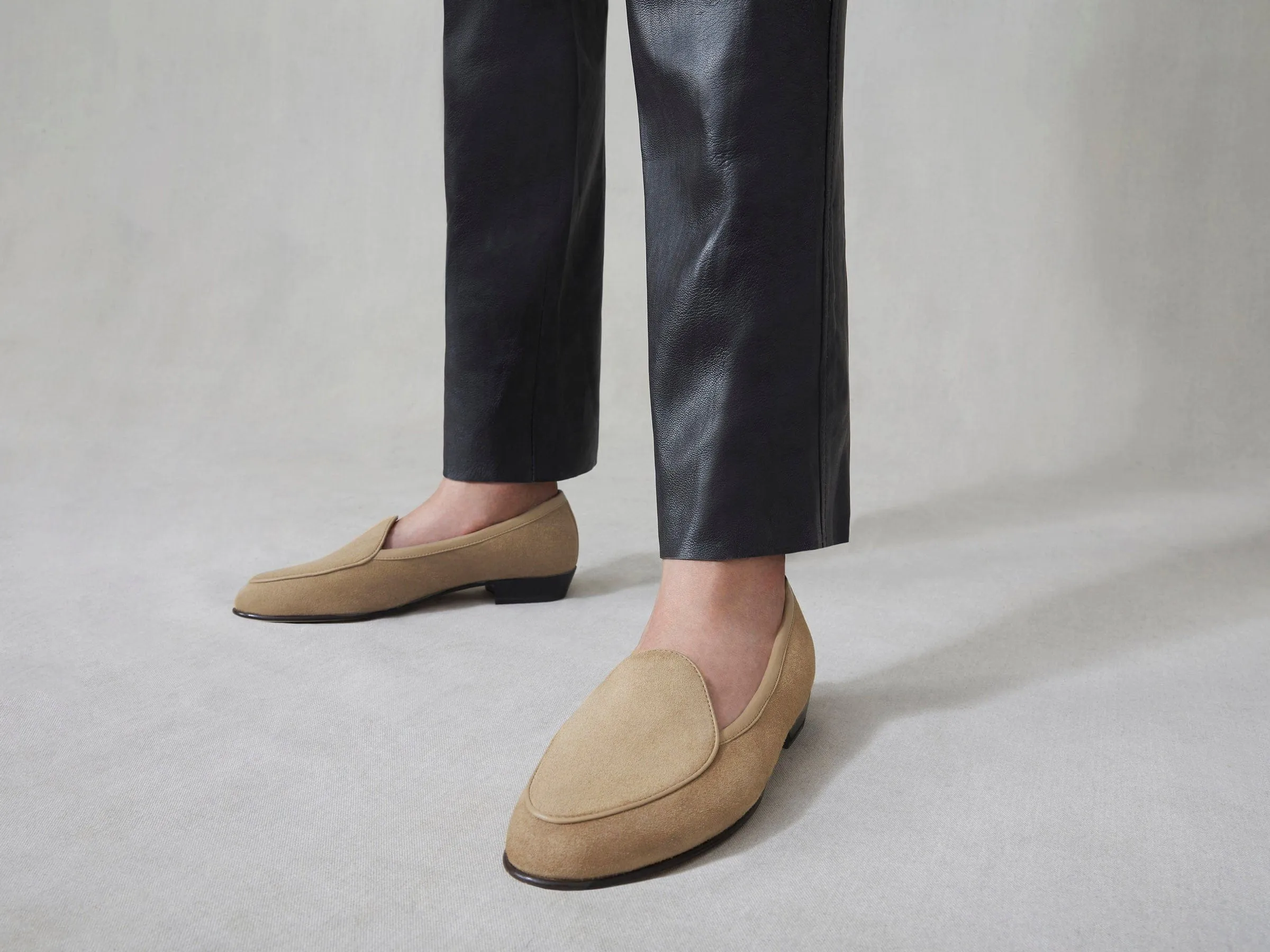 Sagan Classic Loafers in Sahara Asteria Suede